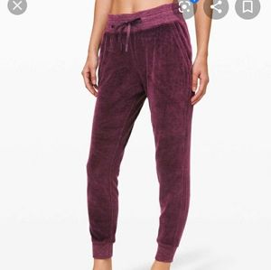 Lululemon Warm Down Jogger *Velour